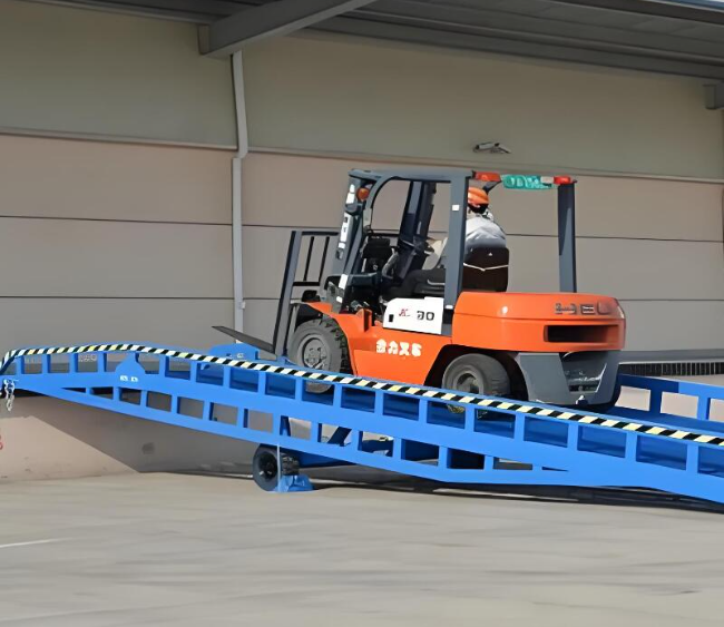 莱芜移动式卸货平台（叉车用）